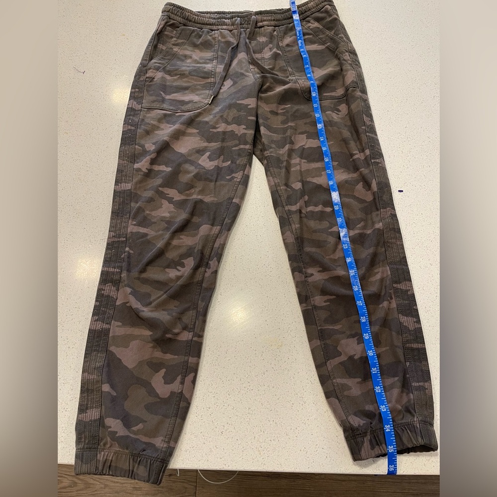 Athleta Camo Farallon Jogger Black Olive